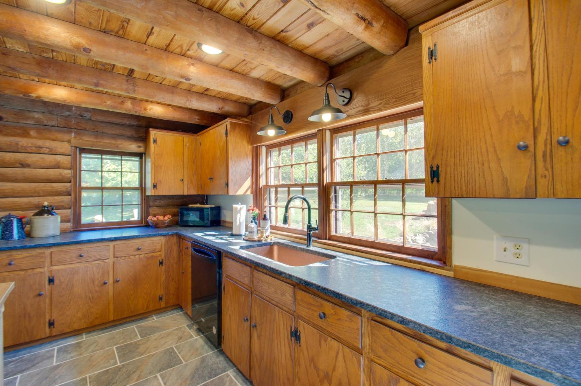 Cozy Log Cabin Getaway With Fire Pit And 3 Acres! Ruckersville Екстер'єр фото