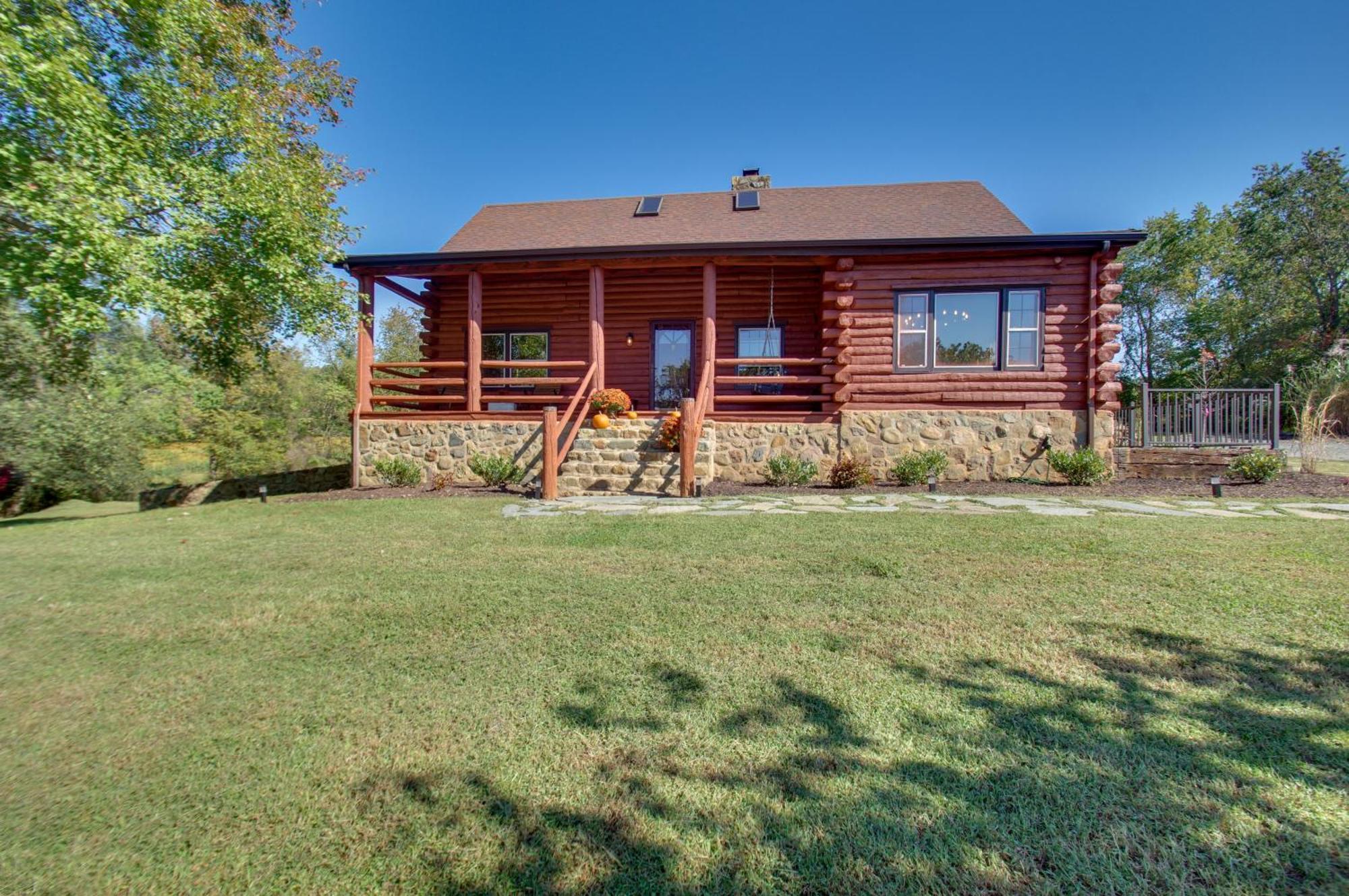 Cozy Log Cabin Getaway With Fire Pit And 3 Acres! Ruckersville Екстер'єр фото